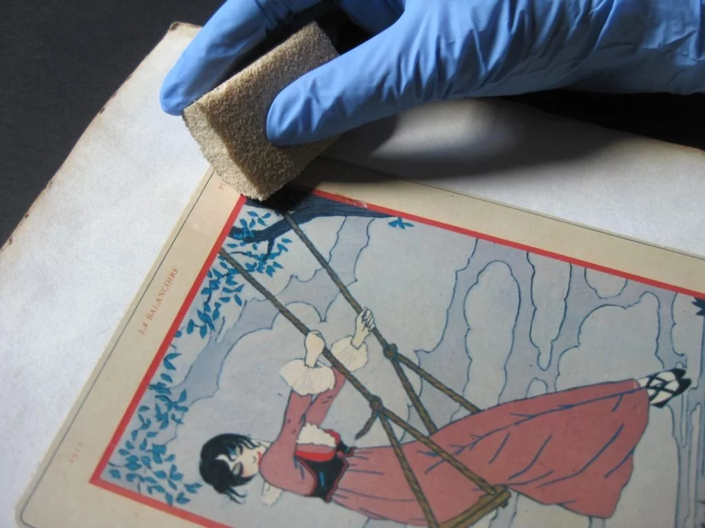 Gravura a ser limpa com Smoke Sponge