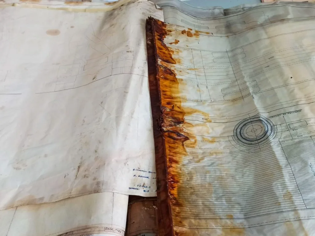 Documentos danificados por incêndio