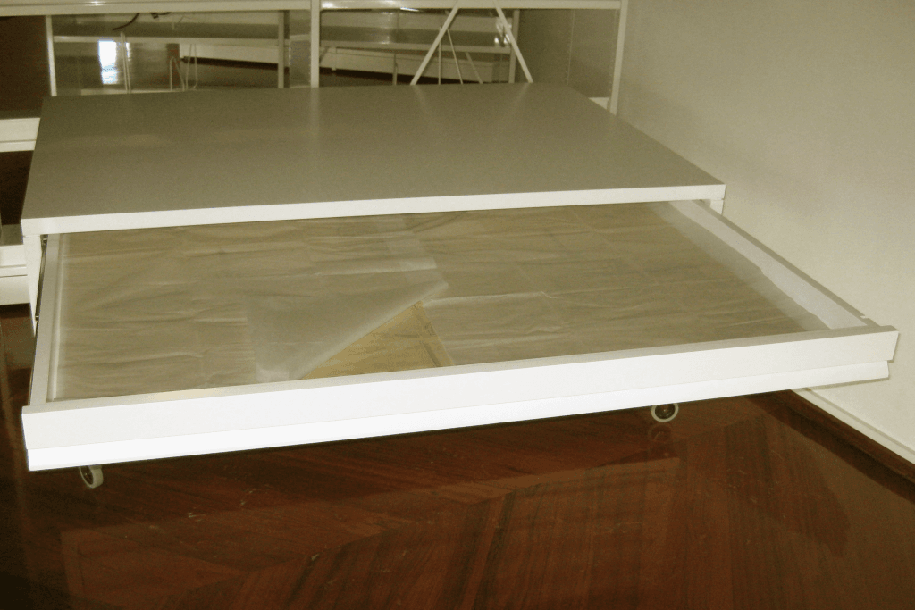 Imagem de arquivador horizontal.